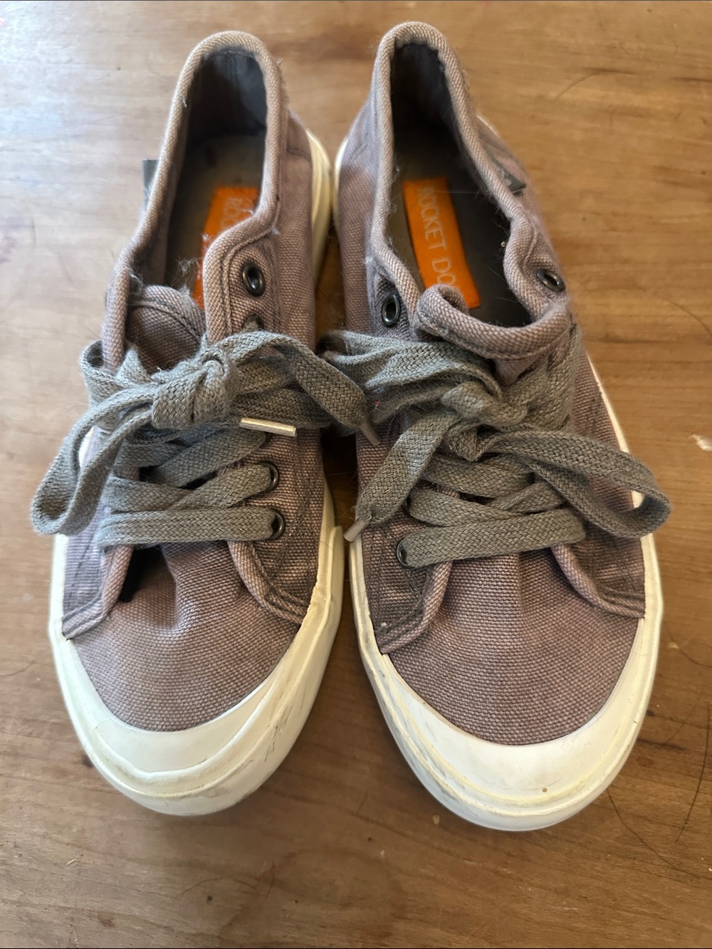 Rocket Dog Kids Canvas Sneakers in Mauve with Gray Laces